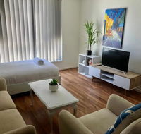 Modern Unit Near To Surfers Paradise - Hervey Bay Accommodation