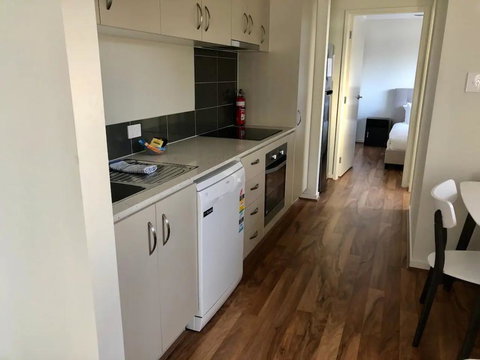 Modern Unit Near To Surfers Paradise - Hervey Bay Accommodation 2