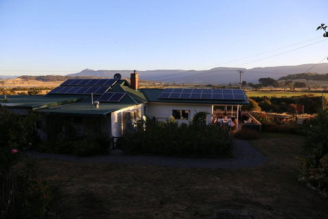 Mole Creek Cabins - Hervey Bay Accommodation 2