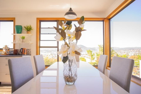 Moonah House-10 Mins To CBD & MONA, 4BR, 2 BATH, Great View, Park 3 Cars, Sleep 11, King Bed, En-suite - Hervey Bay Accommodation 0