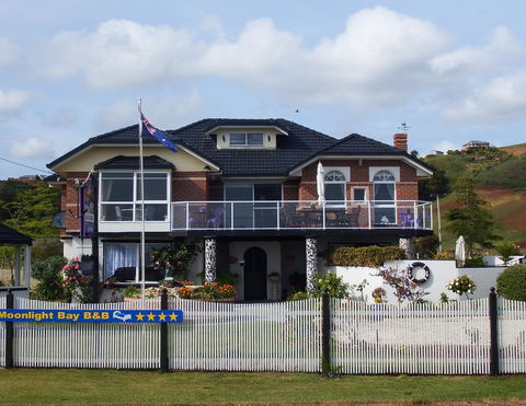 Moonlight Bay B&B Guest House - Hervey Bay Accommodation 1
