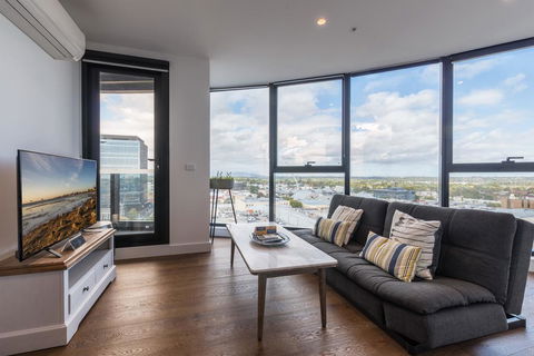 Mountain Park View Luxury 2 Bedroom Apt@Box Hill - Hervey Bay Accommodation 0