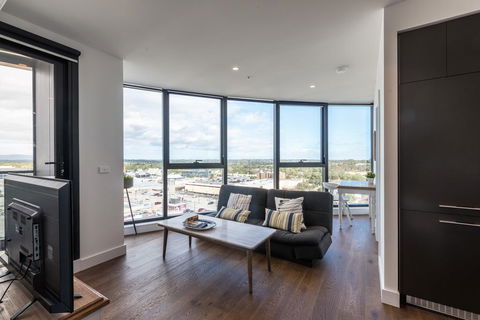 Mountain Park View Luxury 2 Bedroom Apt@Box Hill - Hervey Bay Accommodation 1