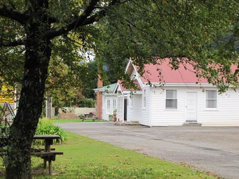 Mountain View Motel - Tourism Hervey Bay 0