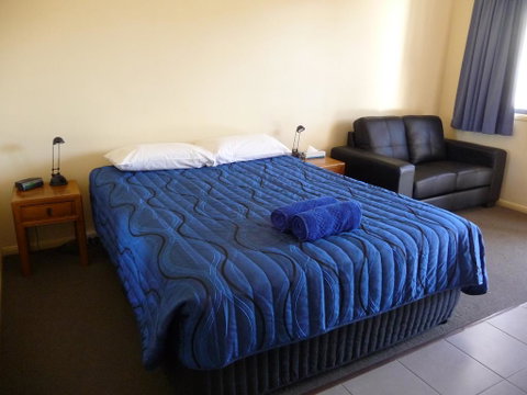 Moura Motel - Hervey Bay Accommodation 0