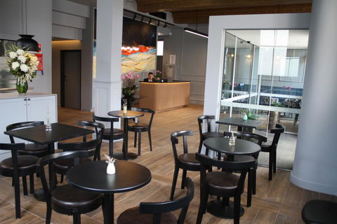 Mrs Banks Hotel - Hervey Bay Accommodation 2