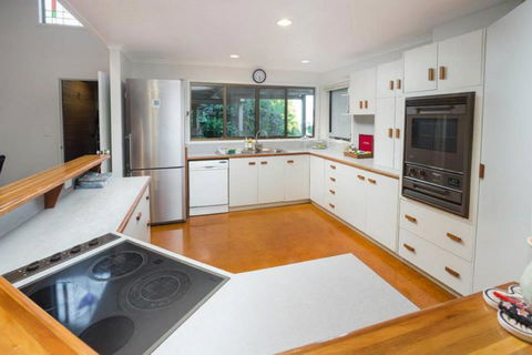 Mt Glorious Getaways - Hervey Bay Accommodation 3