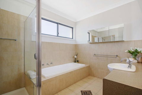 Mulwala 105 - Water Lovers Paradise - Hervey Bay Accommodation 2