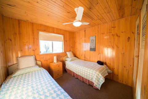 Mundic Waterfront Cottages - Hervey Bay Accommodation 3