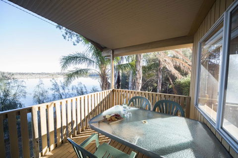Mundic Waterfront Cottages - Hervey Bay Accommodation 0