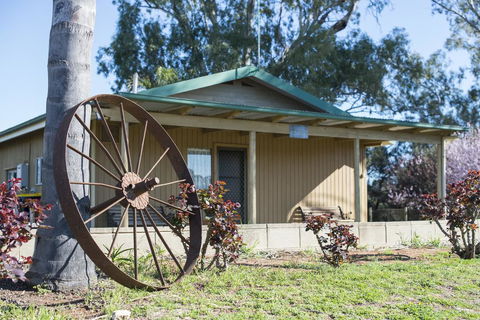 Mundic Waterfront Cottages - Hervey Bay Accommodation 1