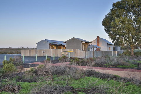 Mungo Shearers' Quarters - Hervey Bay Accommodation 1