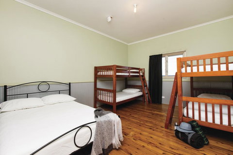 Mungo Shearers' Quarters - Hervey Bay Accommodation 2