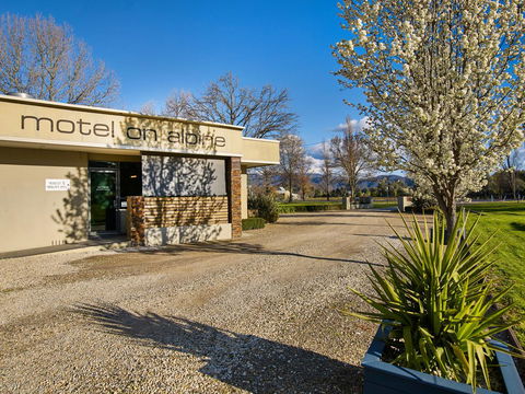 Myrtleford Motel On Alpine - Hervey Bay Accommodation 1