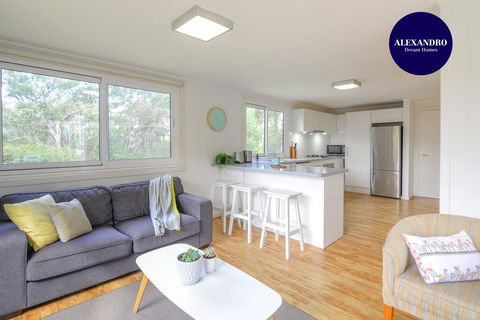 NATURE LOVERS DREAM // FIREPLACE //ACCESS TO HIKES - Hervey Bay Accommodation 0