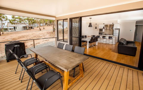 Neagles Retreat Villas - Tourism Hervey Bay 3