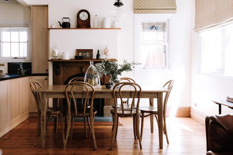 Ned Kellys Marlo Cottage - In The Best Beechworth Location - Hervey Bay Accommodation 3
