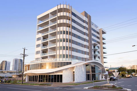 NEO Apartments Mermaid Beach - Hervey Bay Accommodation 0