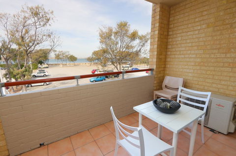 Hillarys Marina Apartment - Hervey Bay Accommodation 11