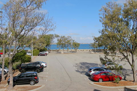 Hillarys Marina Apartment - Hervey Bay Accommodation 0