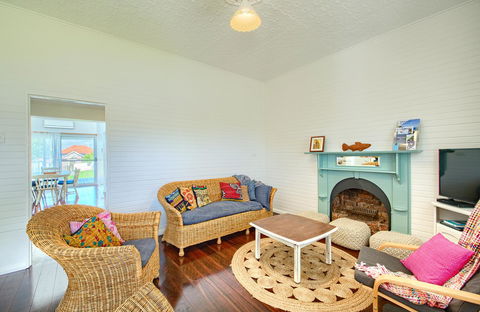 Jeffries Cottage - Tourism Hervey Bay 17