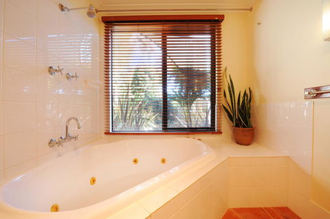 Spencer Suites Albany - Hervey Bay Accommodation 22