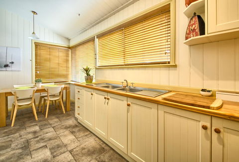 Spencer Suites Albany - Hervey Bay Accommodation 3