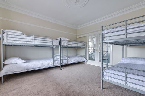 Serpentine Rose - Hervey Bay Accommodation 10