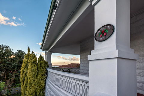 Serpentine Rose - Hervey Bay Accommodation 0