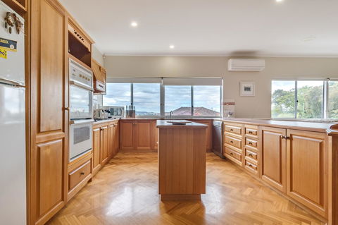 Serpentine Rose - Hervey Bay Accommodation 6