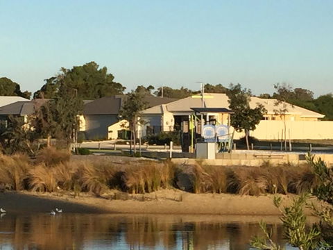 Lakeside Views - Hervey Bay Accommodation 14
