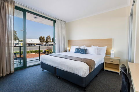 Perth Ascot Central Apartment Hotel Official - Tourism Hervey Bay 9