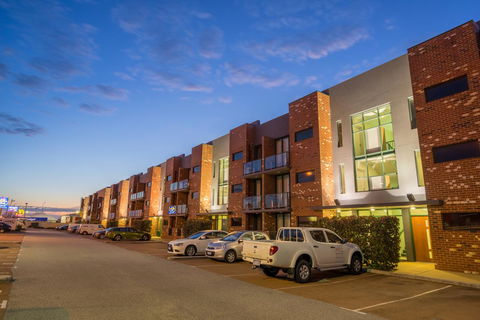Perth Ascot Central Apartment Hotel Official - Tourism Hervey Bay 0