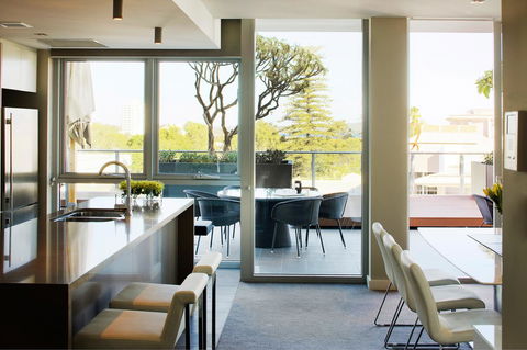 Claremont Quarter Luxury Apartment - Tourism Hervey Bay 0