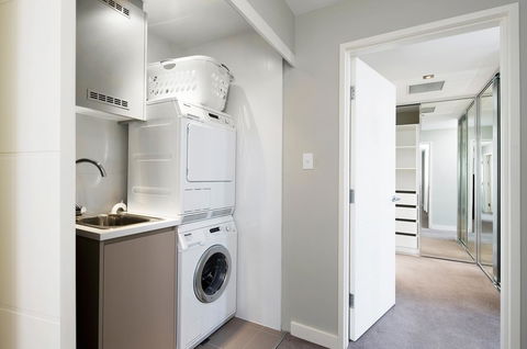 Claremont Quarter Luxury Apartment - Tourism Hervey Bay 13