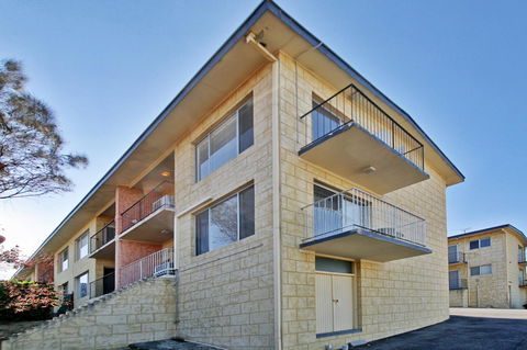Summer Breeze - Holiday Or Business Apartment - Hervey Bay Accommodation 0