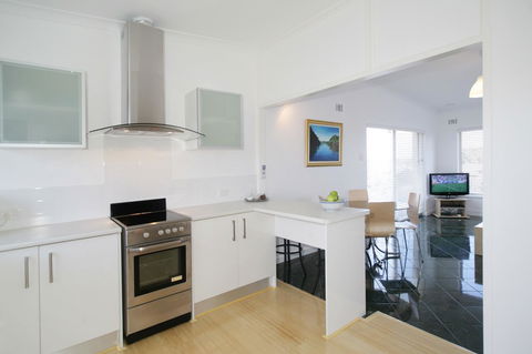 Summer Breeze - Holiday Or Business Apartment - Hervey Bay Accommodation 5