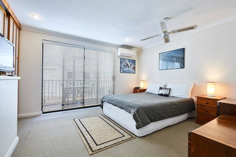 Fremantle Townhouse U/5 - Hervey Bay Accommodation 8