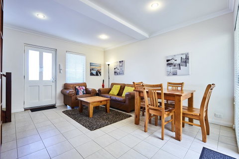 Fremantle Townhouse U/5 - Hervey Bay Accommodation 4