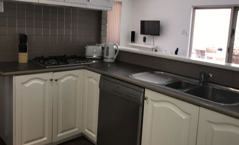 Blue Lake Family Retreat - Tourism Hervey Bay 12