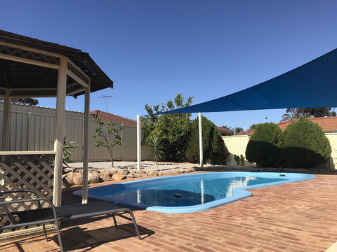 Blue Lake Family Retreat - Tourism Hervey Bay 4