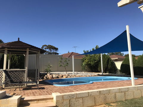 Blue Lake Family Retreat - Tourism Hervey Bay 3