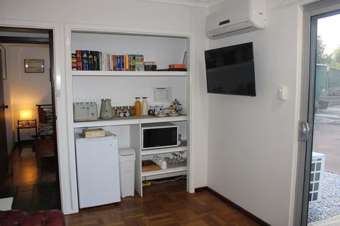 Jacaranda Hideaway Bed & Breakfast - Tourism Hervey Bay 4