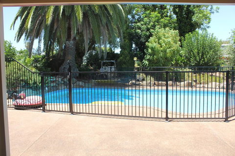 Jacaranda Hideaway Bed & Breakfast - Tourism Hervey Bay 9