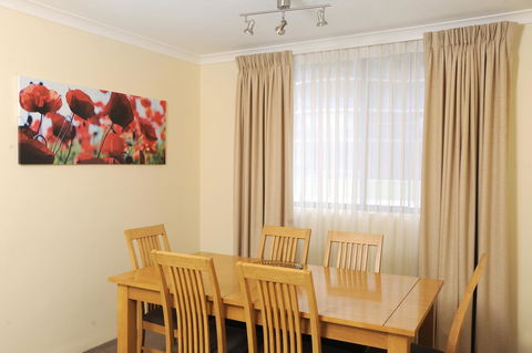 Lodestar Waterside Apartments - Tourism Hervey Bay 32