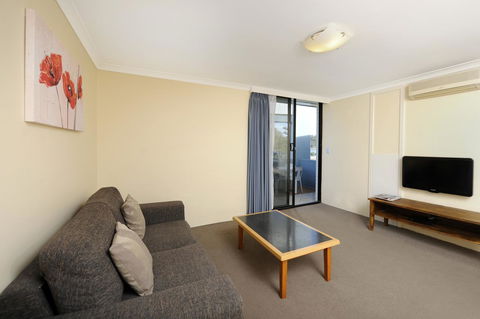 Lodestar Waterside Apartments - Tourism Hervey Bay 25