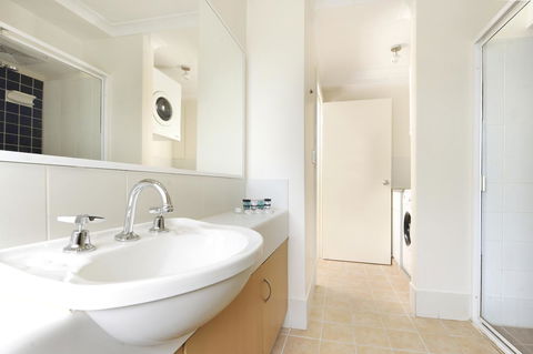 Lodestar Waterside Apartments - Tourism Hervey Bay 34