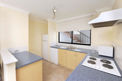 Lodestar Waterside Apartments - Tourism Hervey Bay 23