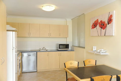 Lodestar Waterside Apartments - Tourism Hervey Bay 9
