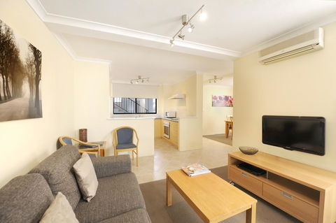 Lodestar Waterside Apartments - Tourism Hervey Bay 26